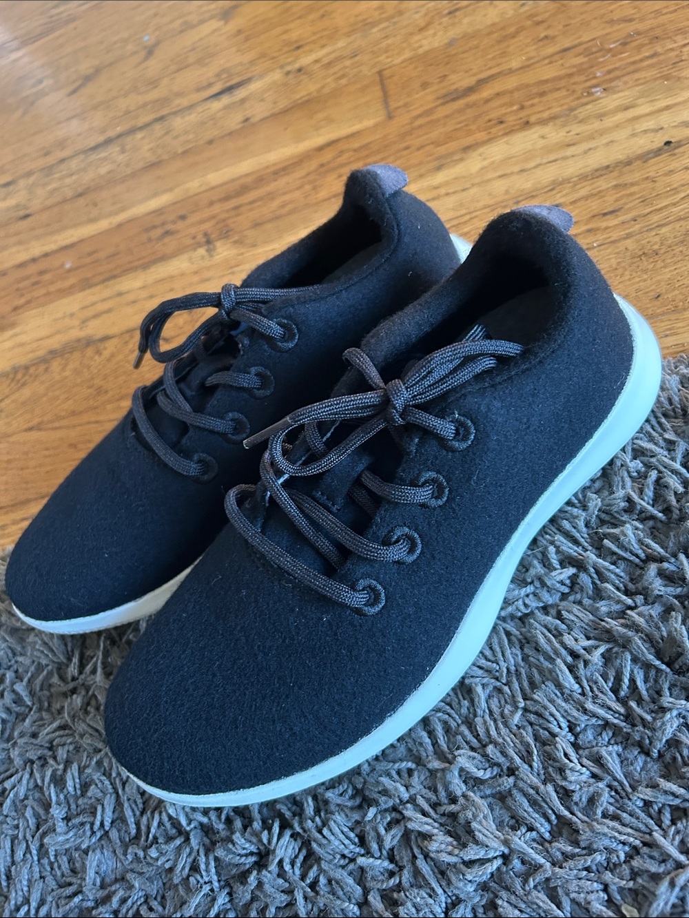 NWOT Allbirds Wool Runner Sneaker in Black with White Sole Womens Size 7